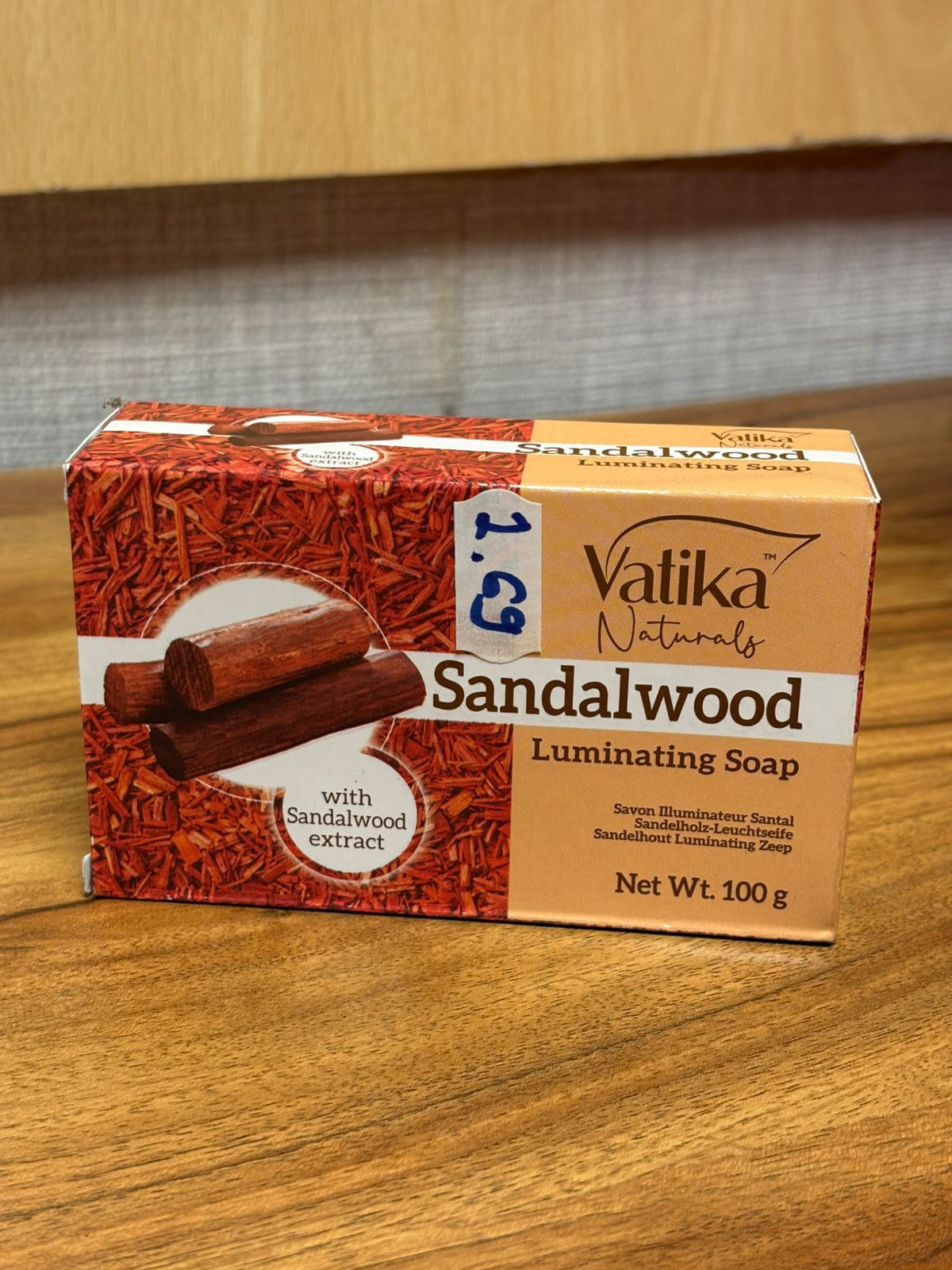 Vatika Naturals Sandalwood Luminating soap 100g